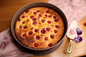 Bake Ricotta and Raspberry Cake